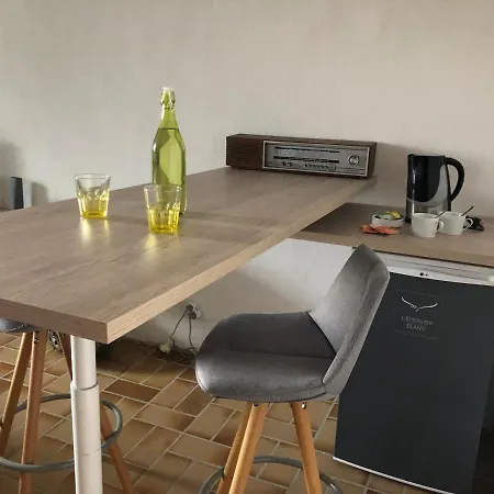 L'epervier Blanc 3*