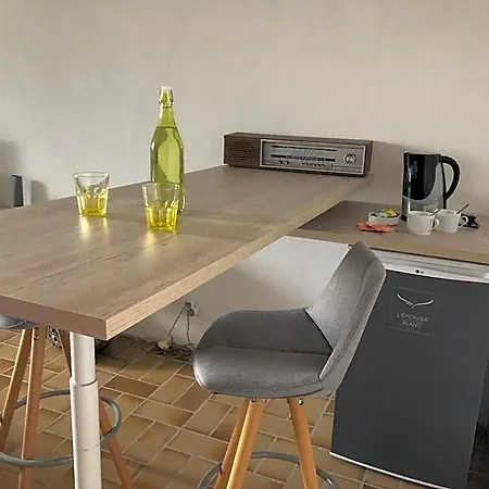 L'epervier Blanc 3*