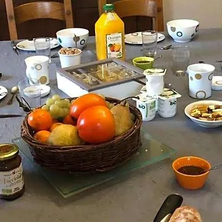 L'epervier Blanc Oda ve Kahvaltı 3*
